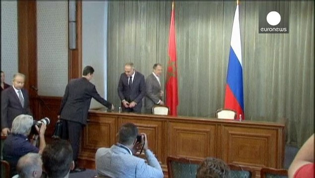 Rasmussen: Mosca sospenda gli aiuti ai separatisti ucraini