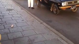 How Traffic Policeman take a money form taxi driver watch video  Social Meidia of Pakistan