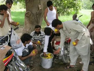 Very Nice poetry (puranay ghar kay mosam)