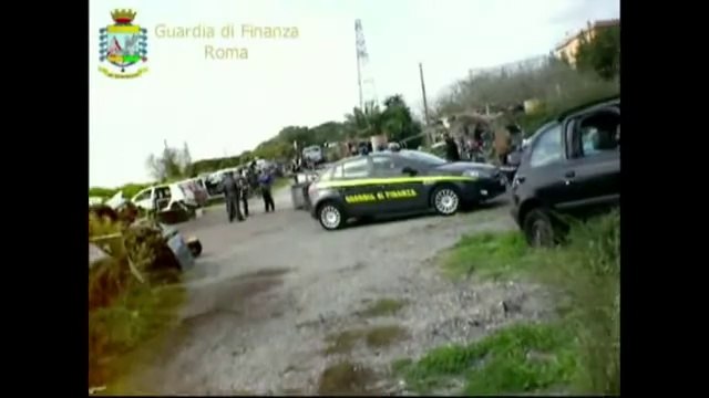 Roma - Sequestrato sfasciacarrozze a Casal Monastero (03.07.14)