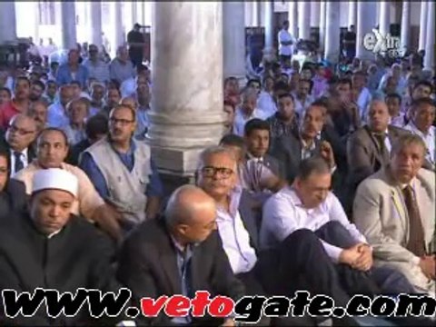 محلب يؤدى صلاة الجمعة فى مسجد عمرو بن العاص