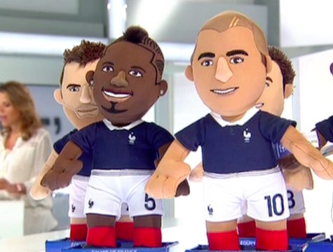 Les peluches officielles des Bleus - ZAPPING ACTU DU 04/07/2014