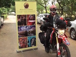 Леди-байкер покоряет земной шар на мотоцикле