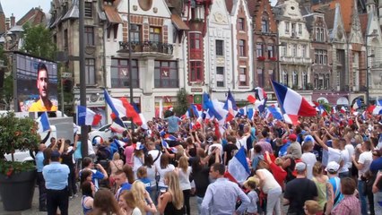 Béthune : La Marseillaise, avant la retransmission du match France-Allemagne, Grand-Place