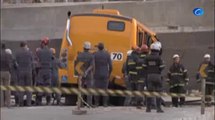 Al menos dos muertos y 20 heridos tras la caída de un viaducto en Brasil