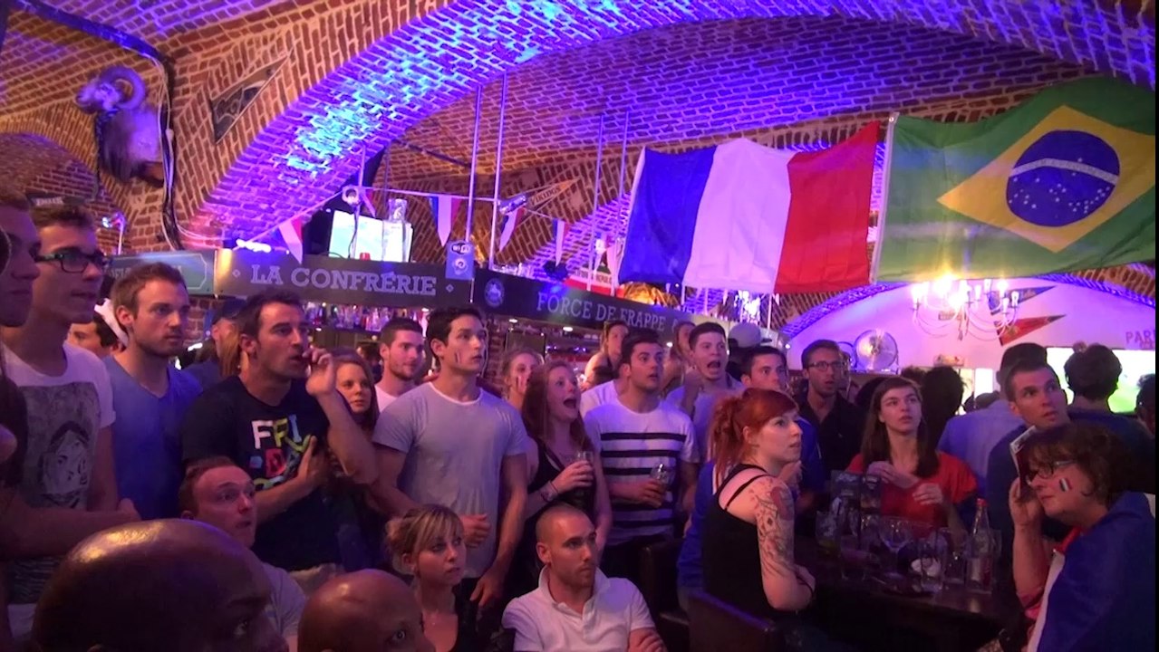 France-Allemagne : ambiance dans un bar de Lille