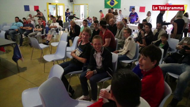 France-Allemagne. Saint-Sauveur (29) : 700 habitants et un grand écran