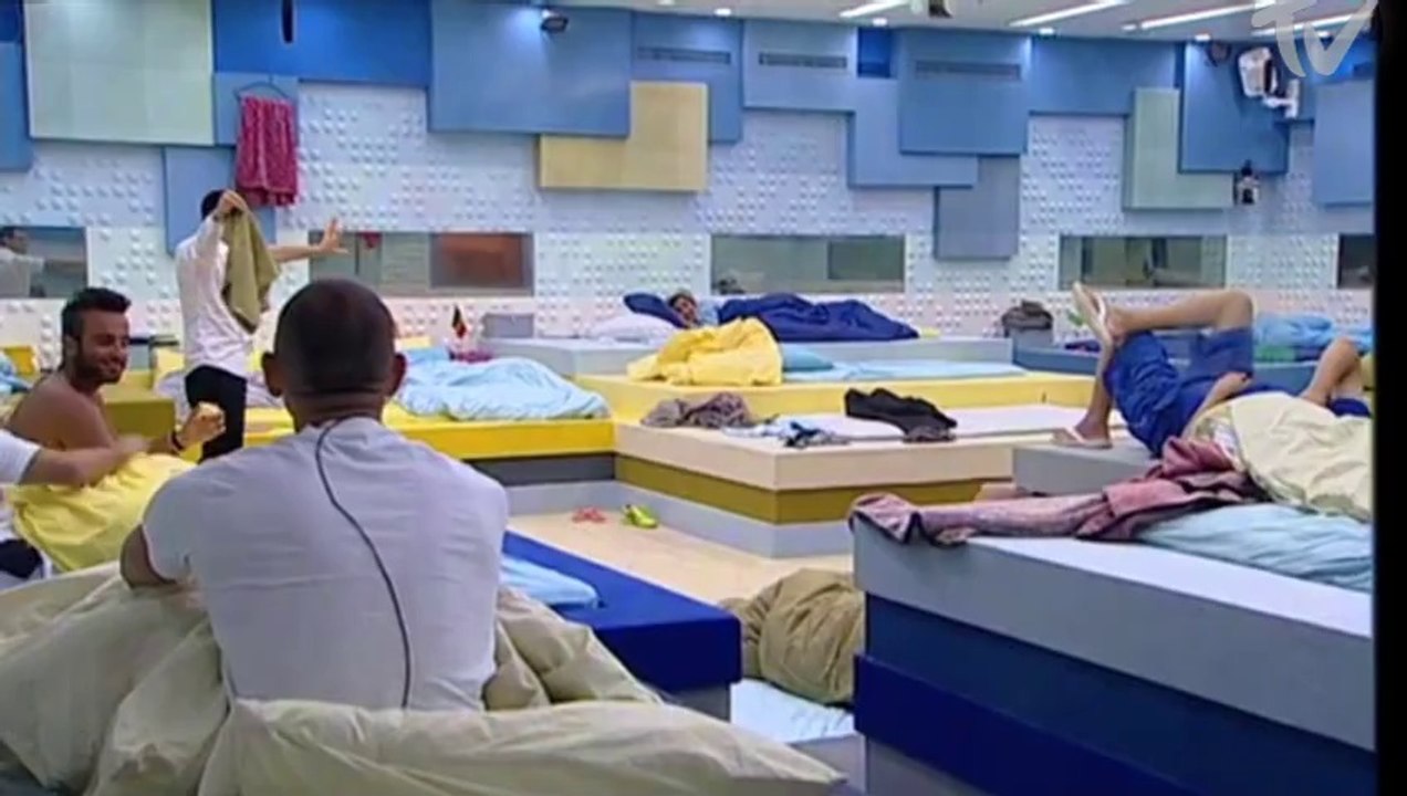 בני עושה קסמים לדיירים