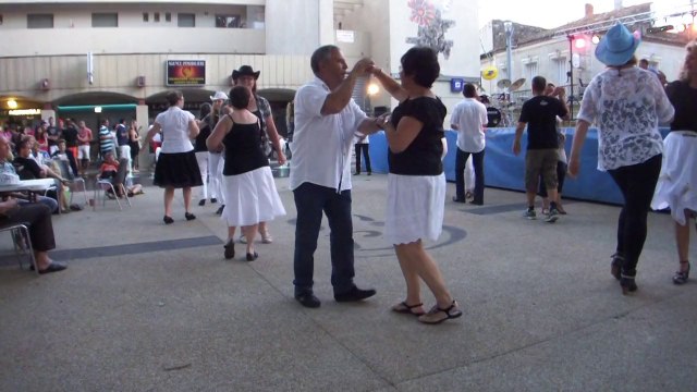 Country & Line - 4 juillet 2014 - Bessan fête de la Fontaine