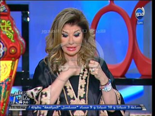 #آن_الآوان - سمية الخشاب وهى تحمل ثعبان ضخم