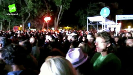 Notte Rosa: un ressa colorata per ascoltare Elisa, star del Capodanno dell'estate