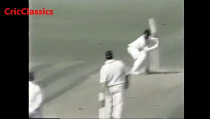Brian Lara bowled by a NO Ball from Anderson Cummins, Went o