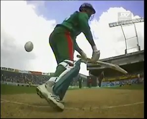 Cricket - 2 balls 2 times out but batsman still at Crease