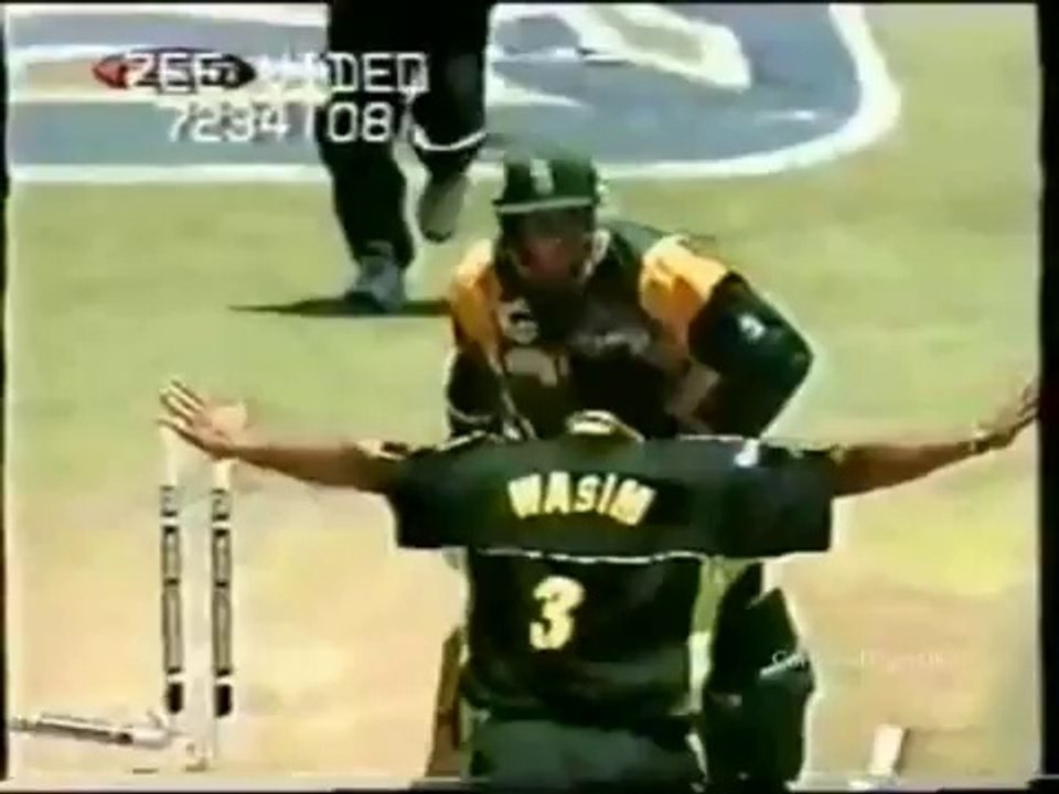 Wasim Akrams Best Yorker Ever Vs Graeme Smith 2002 and Jeff