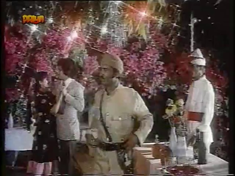 Lata Mangeshkar sings 'Tum Saamne Baithe Raho.....' in 'Ikrar'