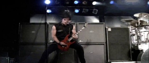 Trivium - Pull Harder On The Strings Of Your Martyr HD (MUSIC VIDEO)