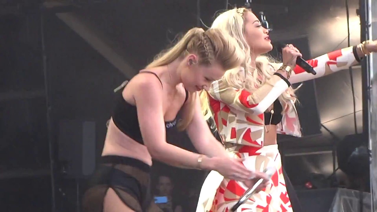 Iggy Azalea - Black Widow ft. Rita Ora at Wirel...