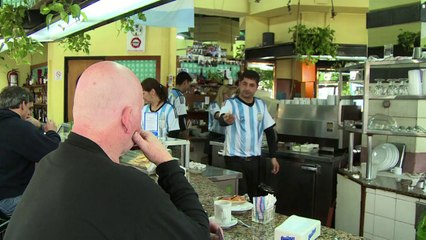 Argentinos embriagados pelo futebol