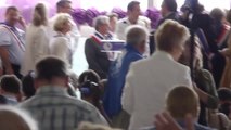 Fête de la Violette 2014 - Montée sur scène des élus (00150.MTS)