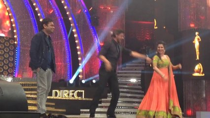 SRK asks AR Rahman to dance on Chaiyya Chaiyya #VijayAwards 2014 (HD)