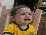 Neymar'a ağlayan küçük kız I www.halkinhabercisi.com