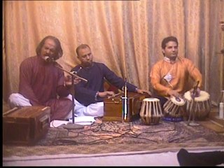 Teri Meri Aankhon Main