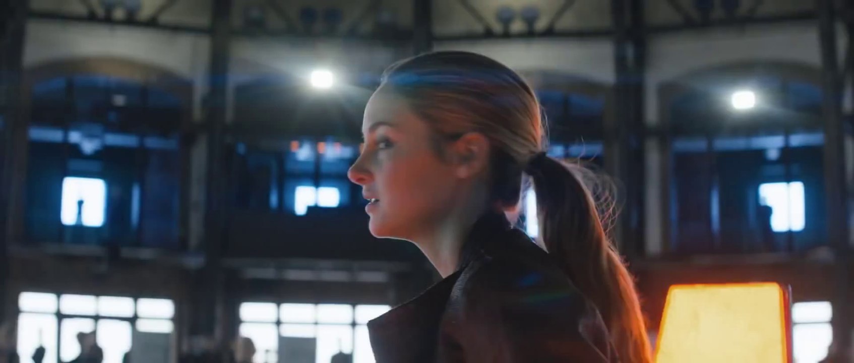 Divergent Official Teaser Preview (2014)
