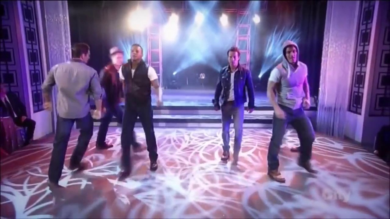 Maxie Jones (2014-05-09) - Maxie Goes to the Ball