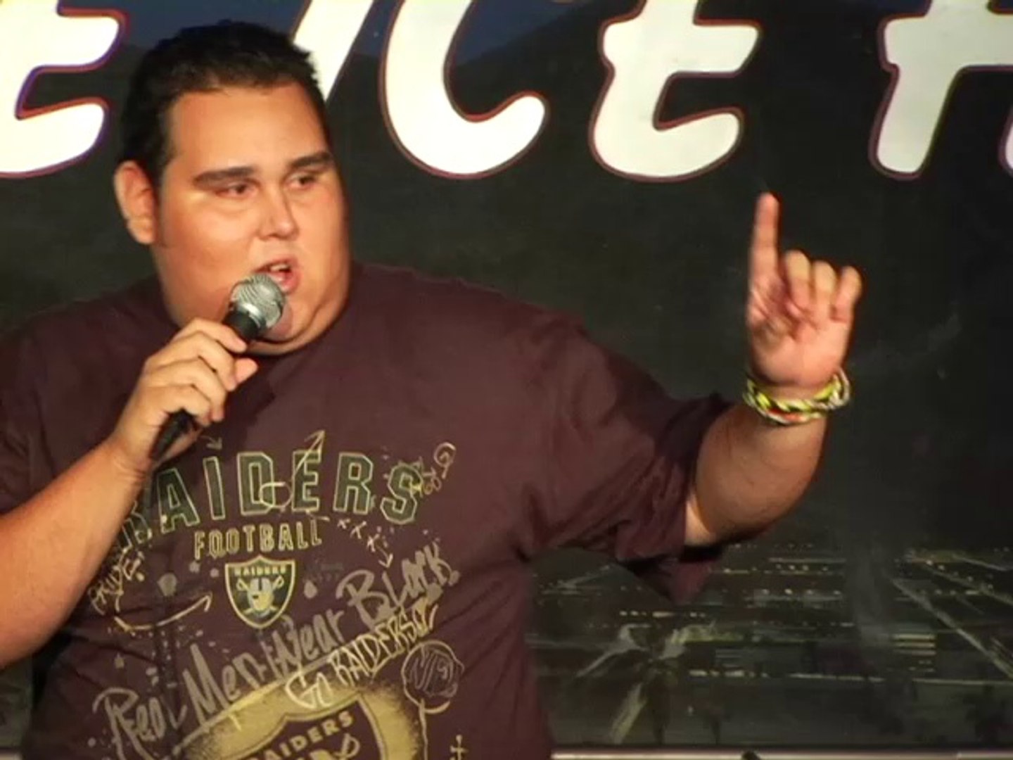 Momo Rodriguez - Stand Up Comedy