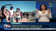 Activistas españoles se encadenan para exigir respeto a migrantes