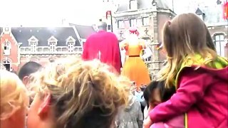 Douai- Gayant 2014-Mr et Mme Gayant dansent (giants dance)
