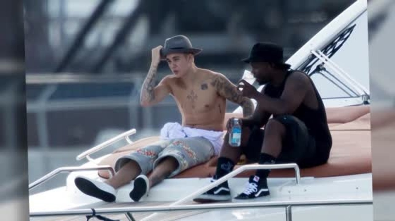 Justin Bieber feiert den 4. Juli auf einer Jacht