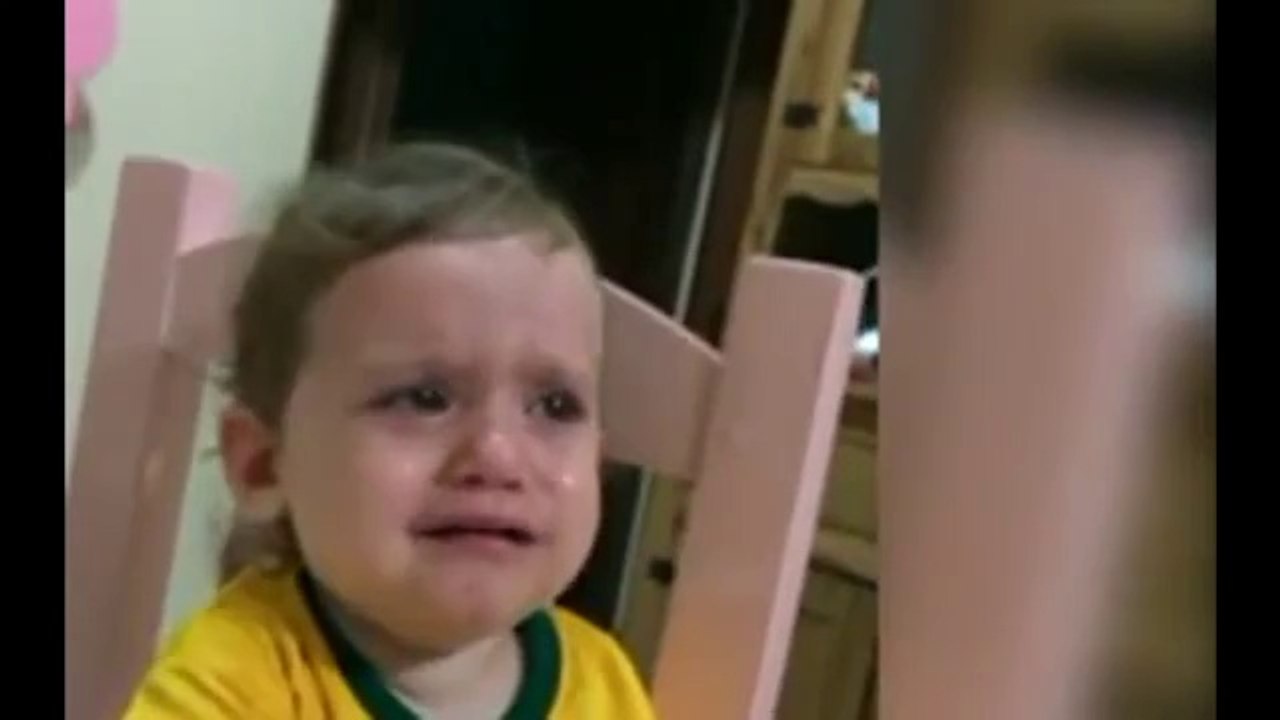 Neymar'ın sakatlanmasına ağlayan çocuk