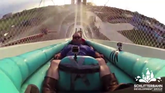 Le plus haut toboggan aquatique du monde comme si vous y étiez