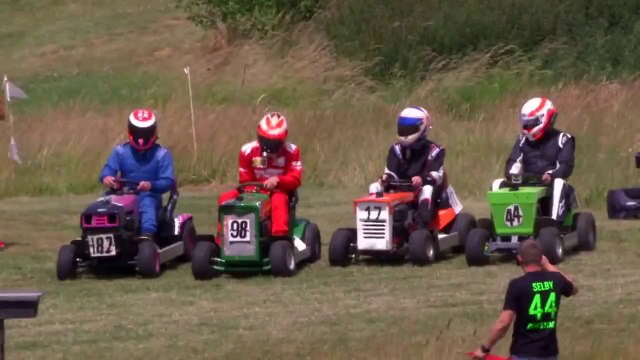 F1 2014 British GP - Lawnmower racing with Raikkonen