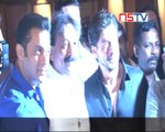 Salman Khan Hugs Shahrukh Khan again at Baba Siddiqui's party