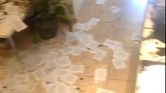 Επίθεση στο γραφείο της Έλενας Ράπτη