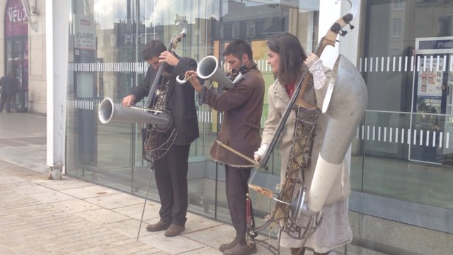 Accueil musical à la gare du Mans
