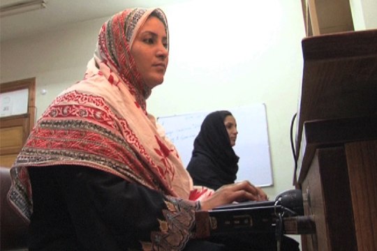 Dunya News - KPK Police training female officers to improve Cyber Wing’s performance