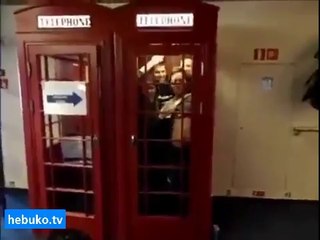telefon kulübesinde halay çeken gençler :D - (mesaj KPSS'ye)