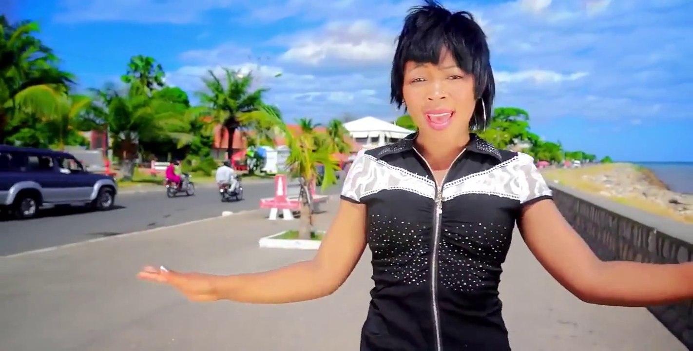 GASY LADY  -  Modia  (gasy - malagasy)