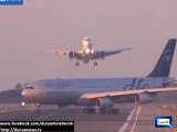 Dunya News - Two planes almost collide while landing at airport in Barcelon, Spain
