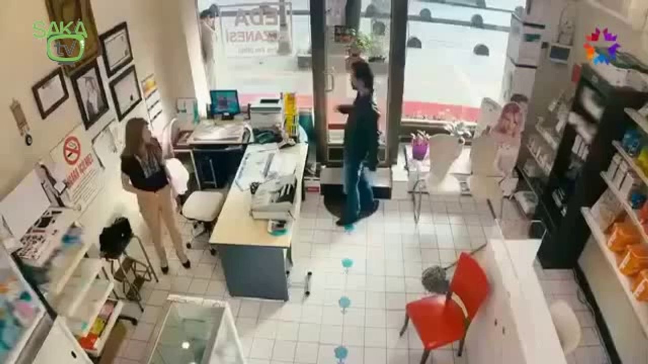 Metin'in Eda' ya Yemek Teklifi