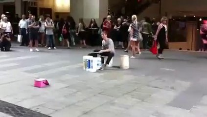 İnanılmaz Güzel Sokak Gösterisi