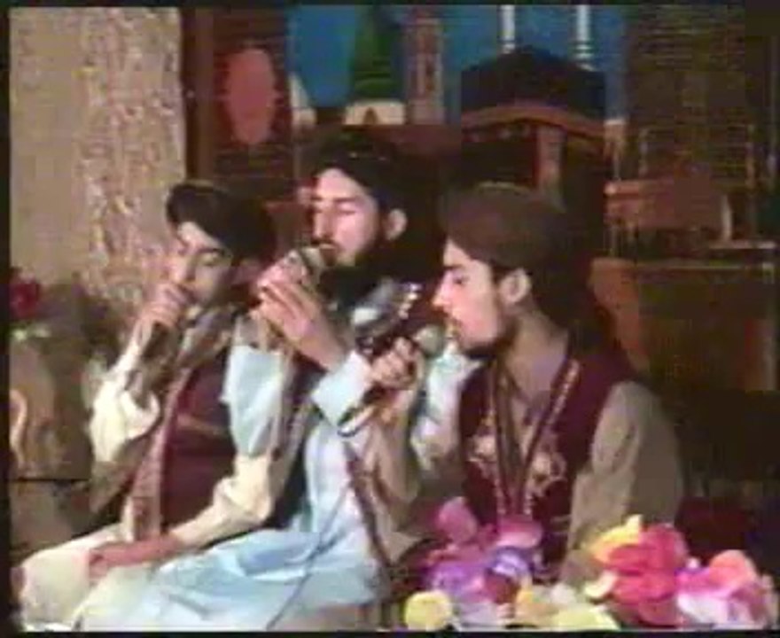 ya rasool allah ya habib allah pukaro by naat khuwan SAIFI BRADRAN...RWP.