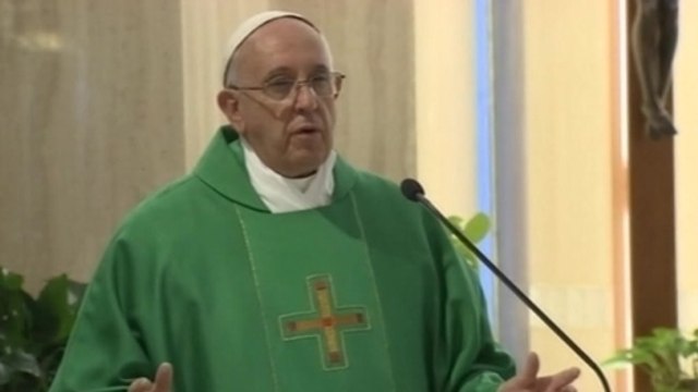 Pope Francis apologizes to victims of church sex abuse scandal