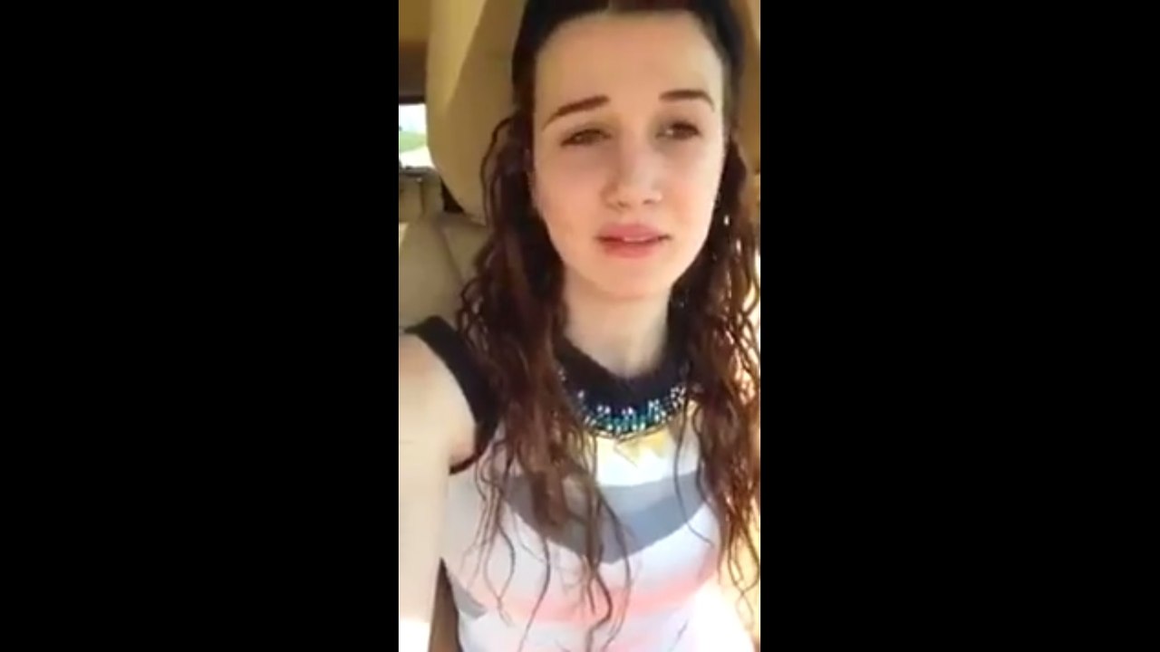 Baba Parasıyla Hava Atan Kezban