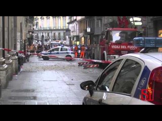 Descargar video: Napoli - Ancora gravi le condizioni del ragazzo ferito dal crollo in galleria -2- (07.07.14)