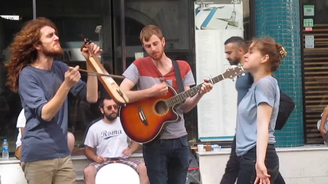 chanson dans la rue
