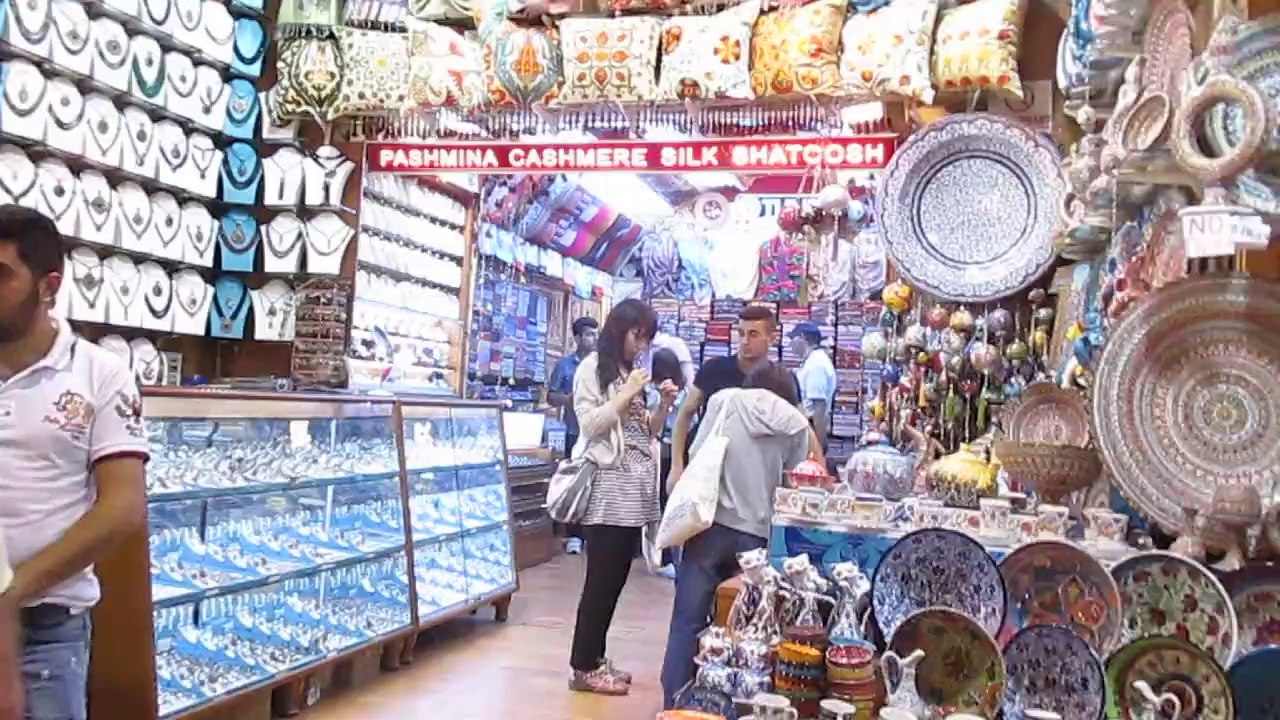 Au grand bazar